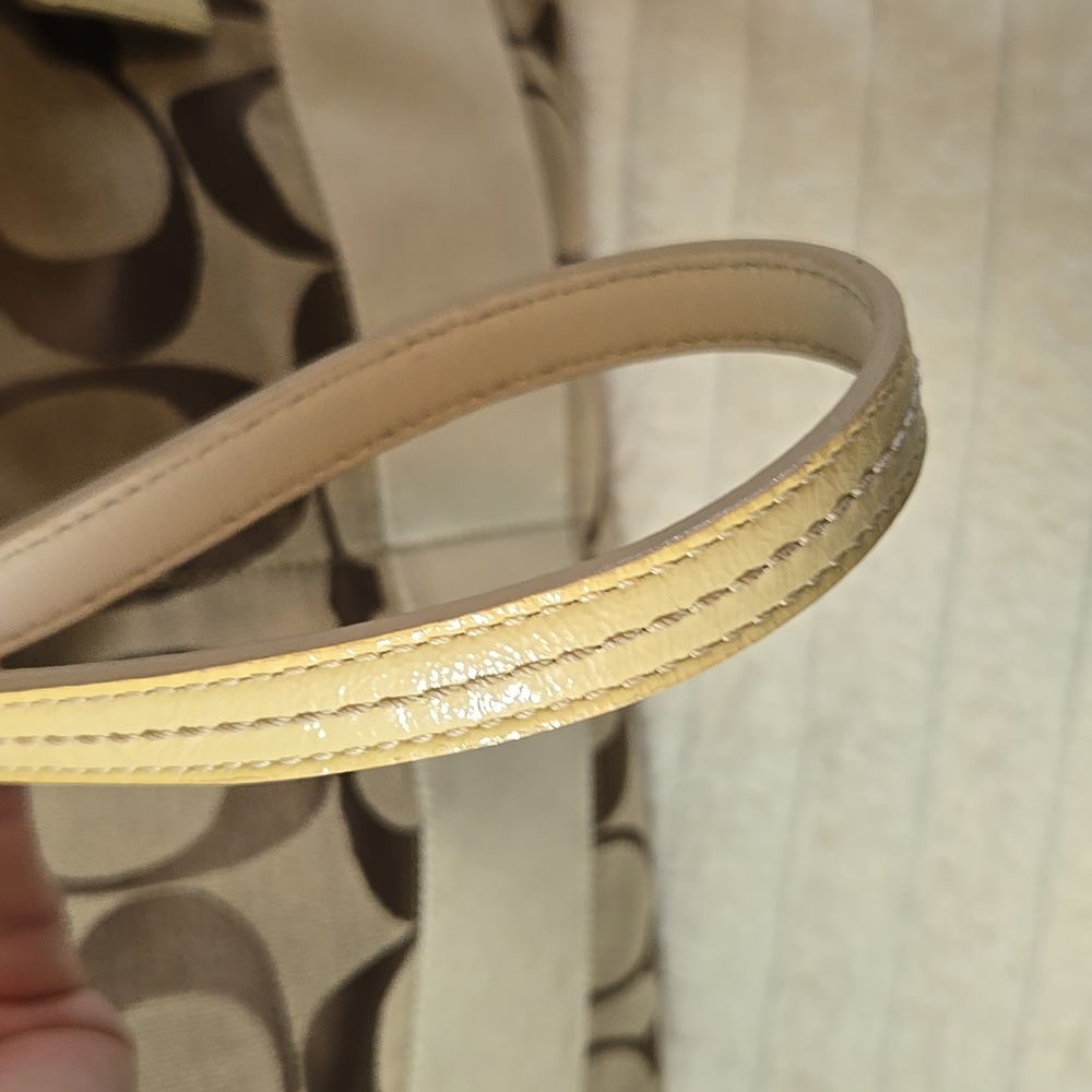 Coach Brown and Cream Signature Shoulder/Crossbody Bag - Picture 3 of 11